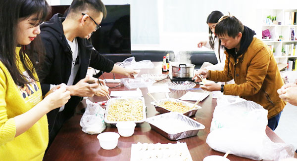 唯創(chuàng)知音冬至包餃子活動